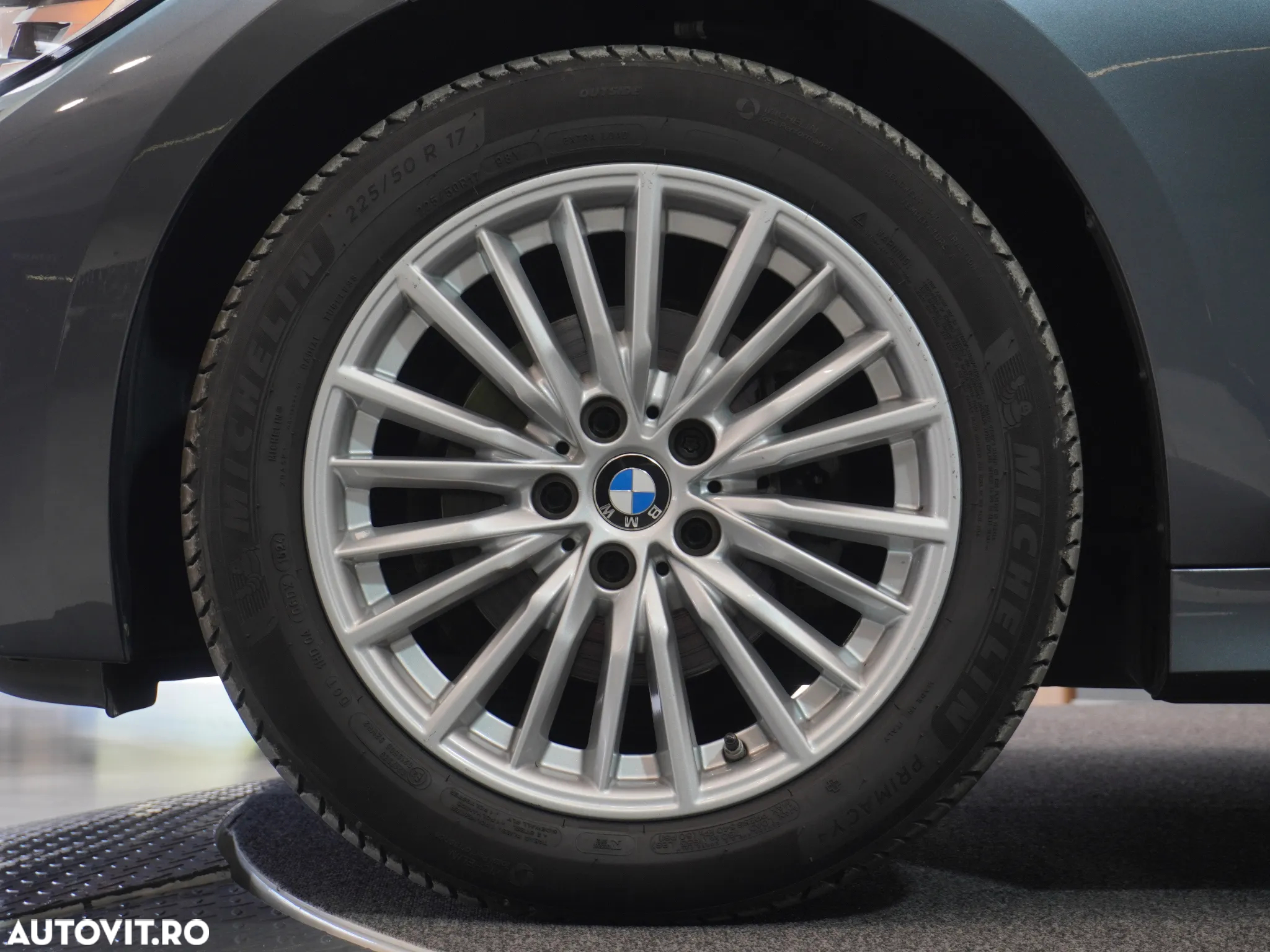 BMW Seria 3 318d Aut. Luxury Line - 16