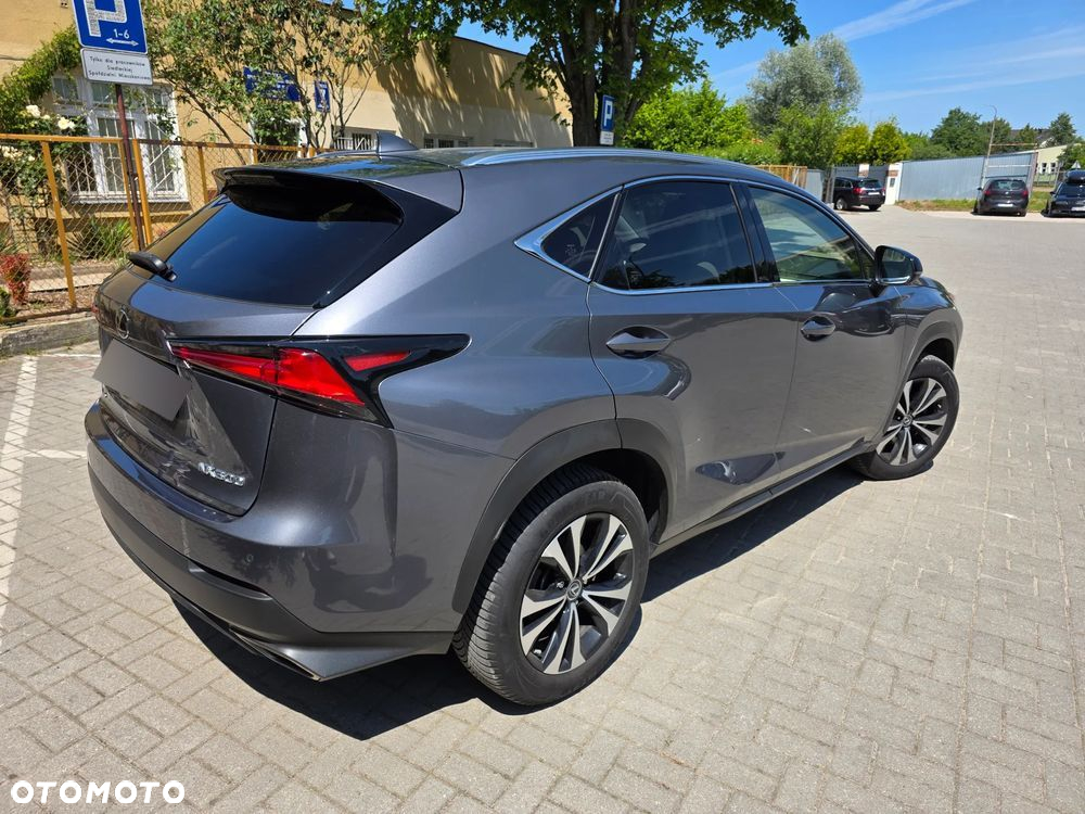 Lexus NX 300 F Impression AWD - 8
