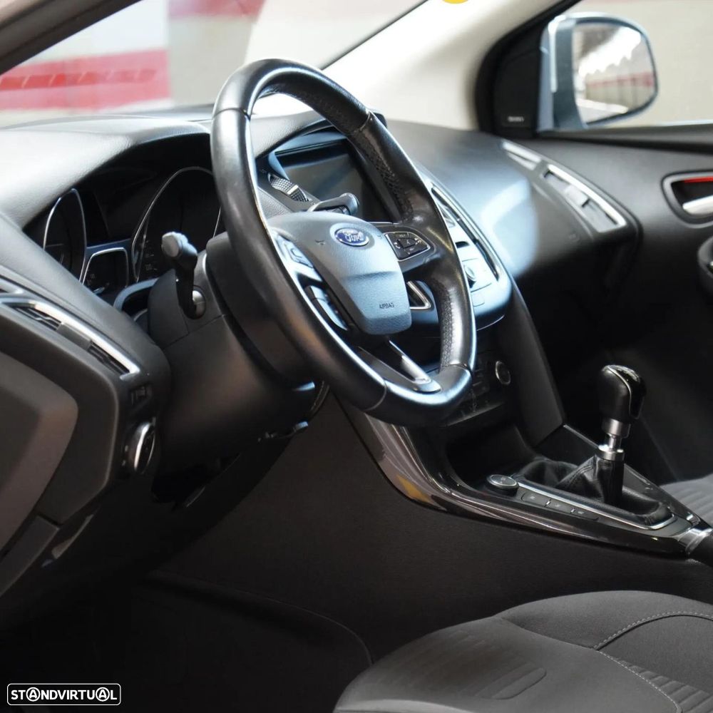 Ford Focus SW 1.0 EcoBoost Active - 31