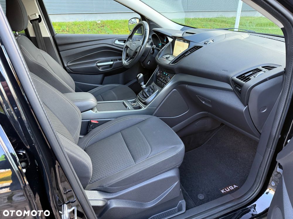 Ford Kuga 1.5 EcoBoost 2x4 Titanium - 10