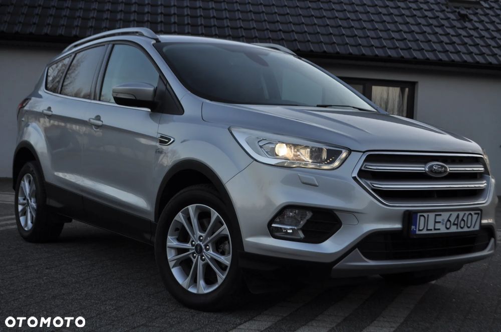 Ford Kuga 2.0 TDCi 2x4 Titanium - 20