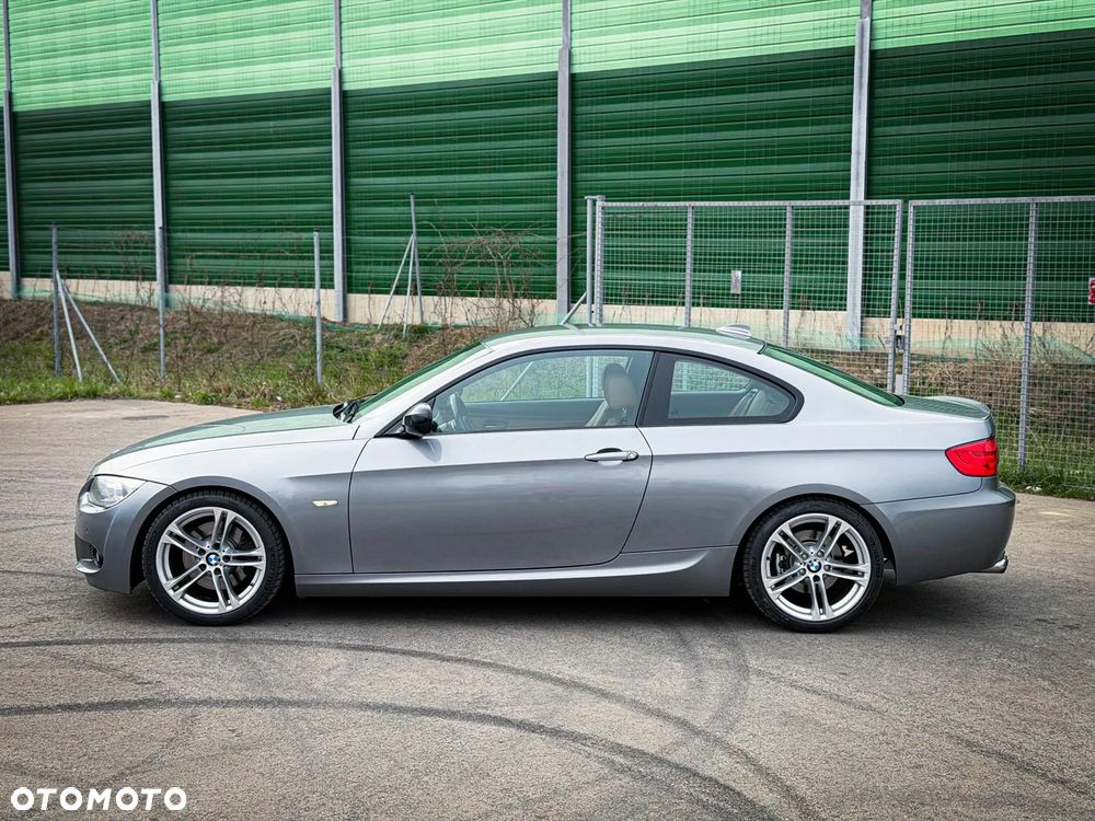 BMW Seria 3 325i M Sport Edition - 7