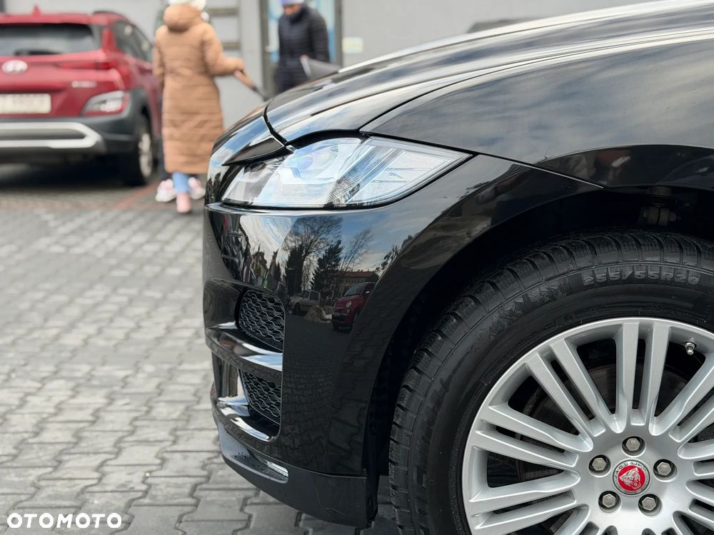Jaguar F-Pace 30t AWD Portfolio - 10