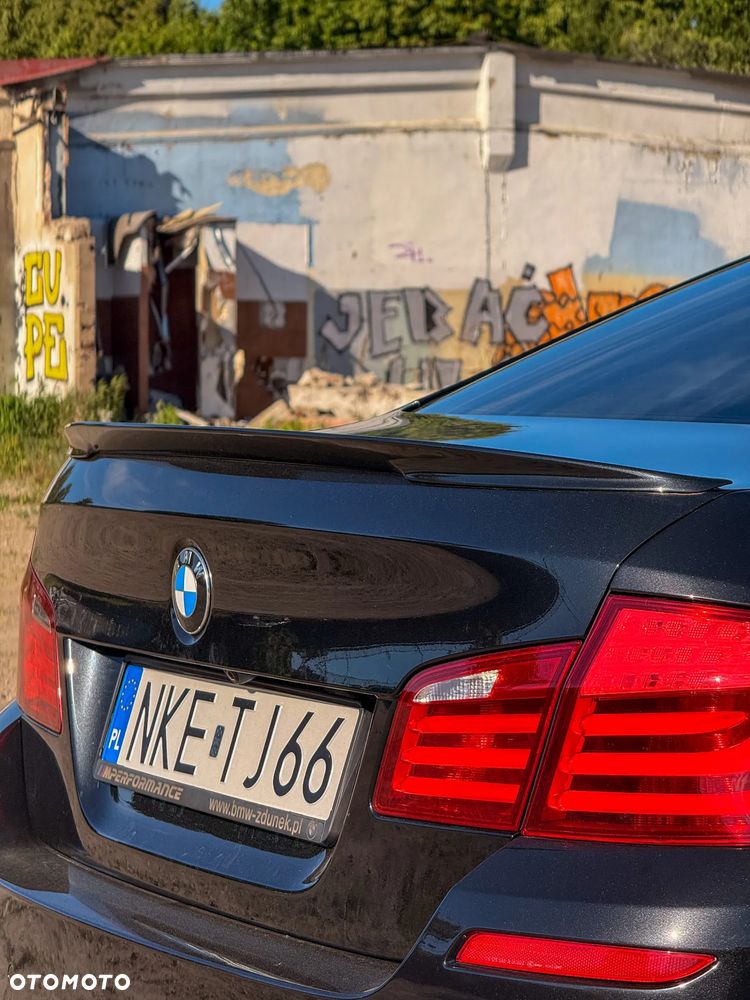 BMW Seria 5 550i xDrive - 19
