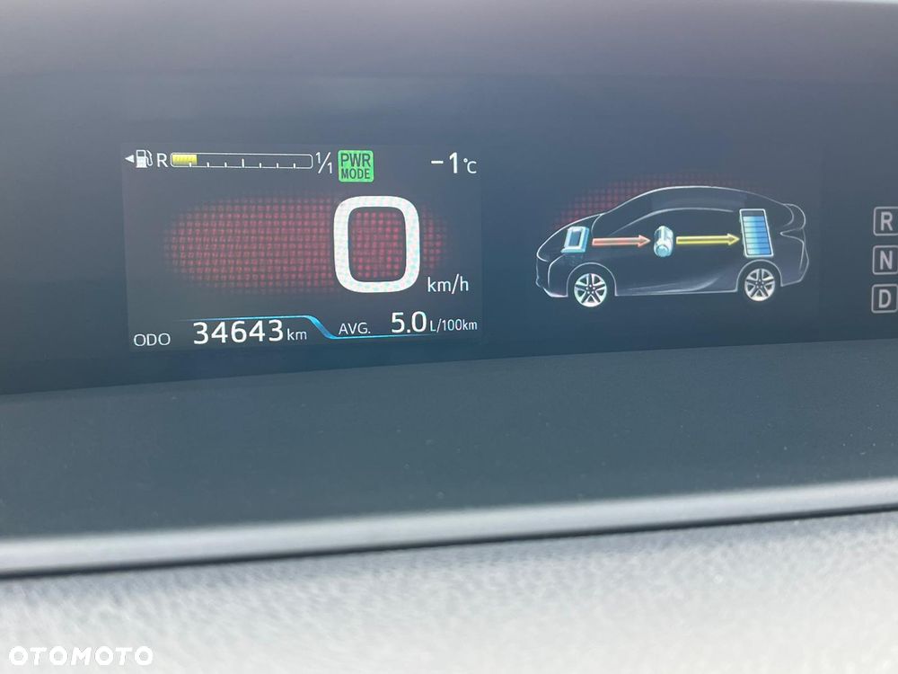 Toyota Prius Hybrid - 10