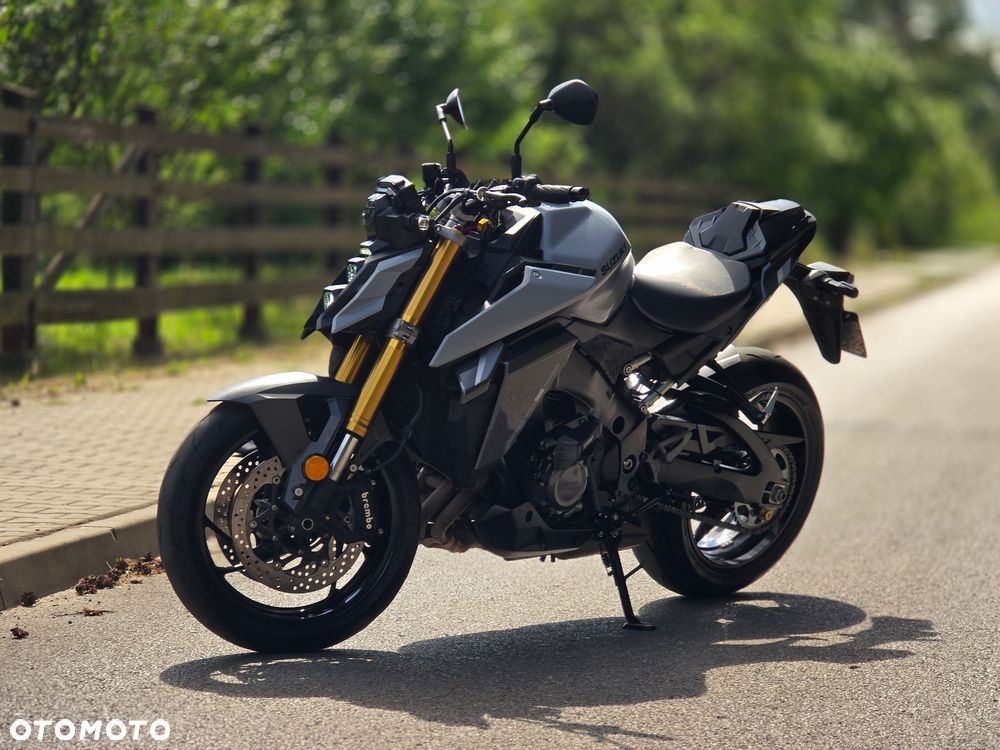 Suzuki GSX 1000 - 2