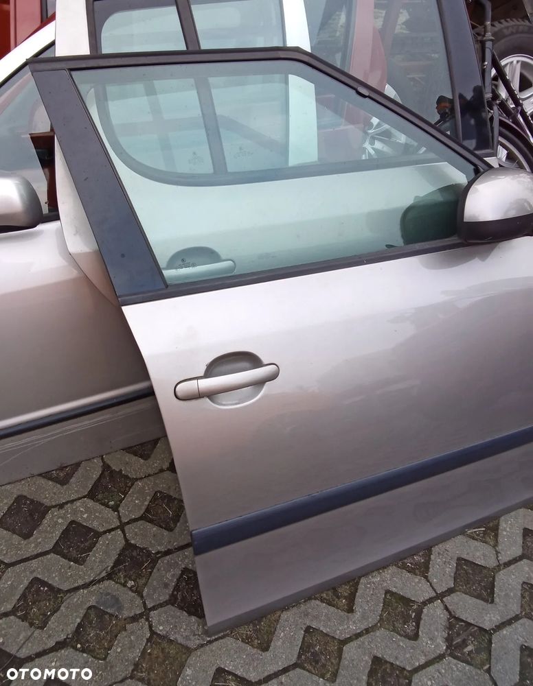 Drzwi przód Skoda Fabia II 2 9202 - 5