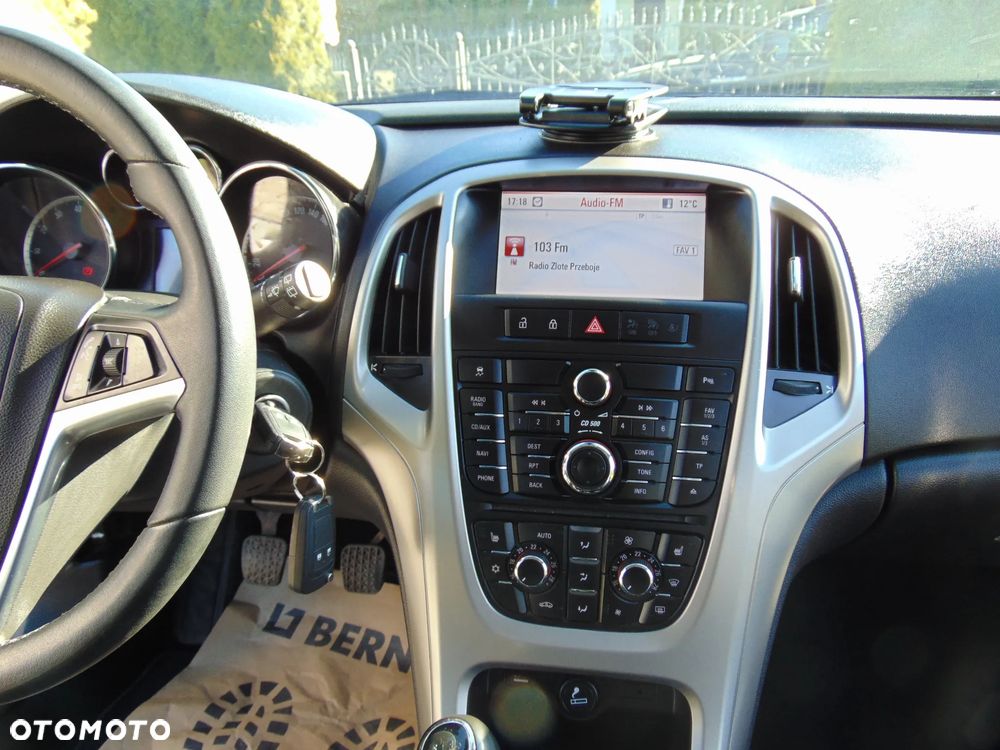 Opel Astra 1.6 Turbo - 12