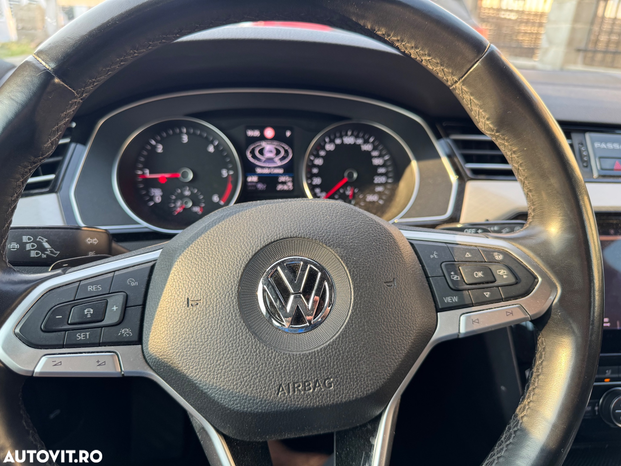 Volkswagen Passat Variant 2.0 TDI DSG Comfortline - 8
