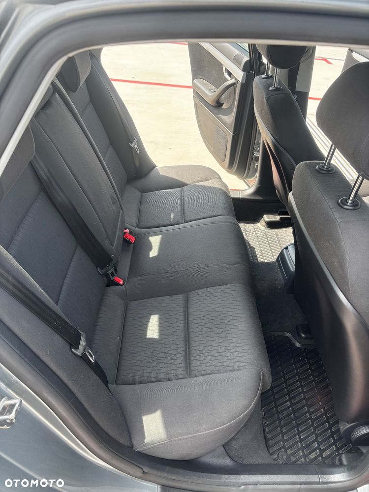 Audi A4 Limousine 1.6 - 7