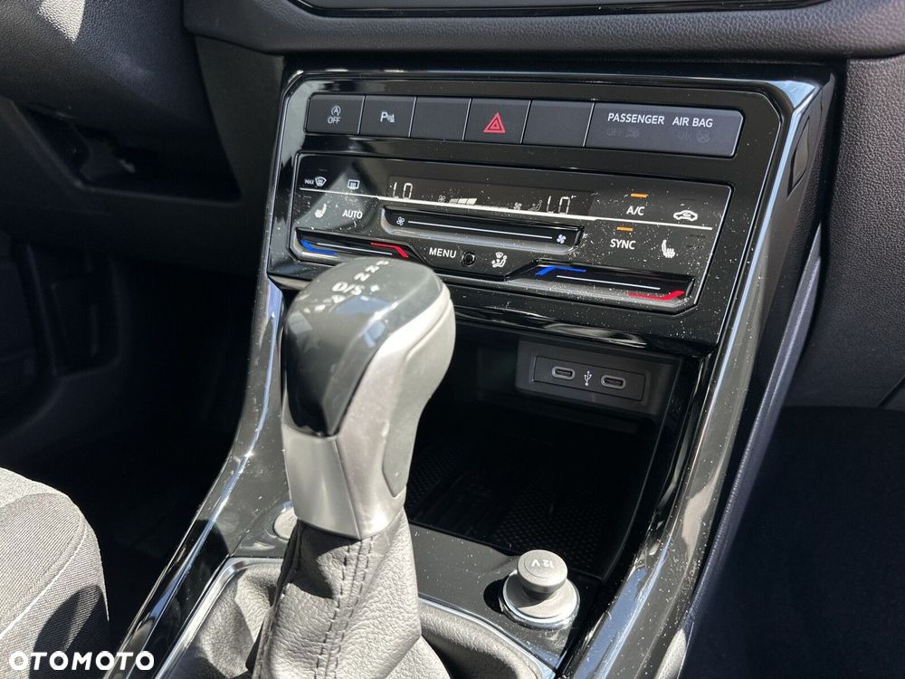 Volkswagen T-Cross - 25