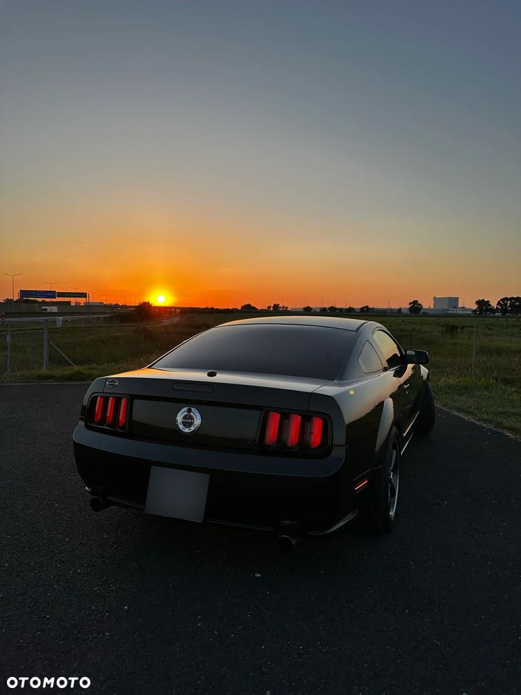 Ford Mustang - 25