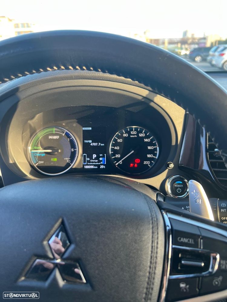 Mitsubishi Outlander - 15