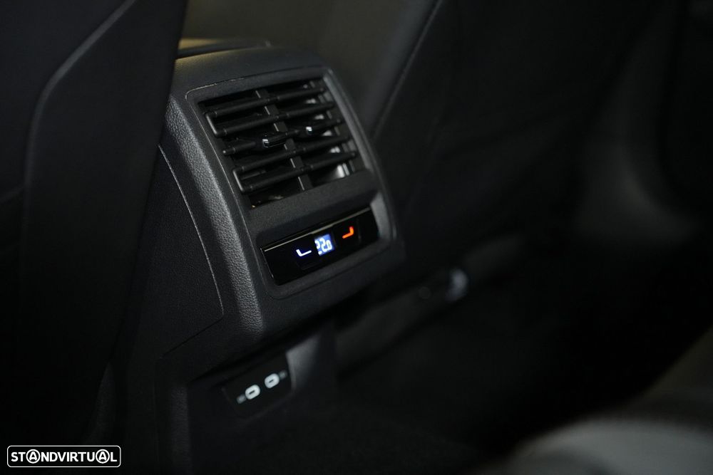 VW Golf Variant 2.0 TDi - 29