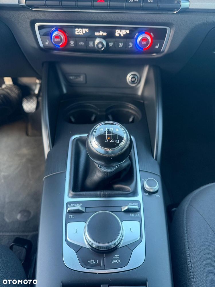 Audi A3 Sportback 1.0 TFSI design - 24