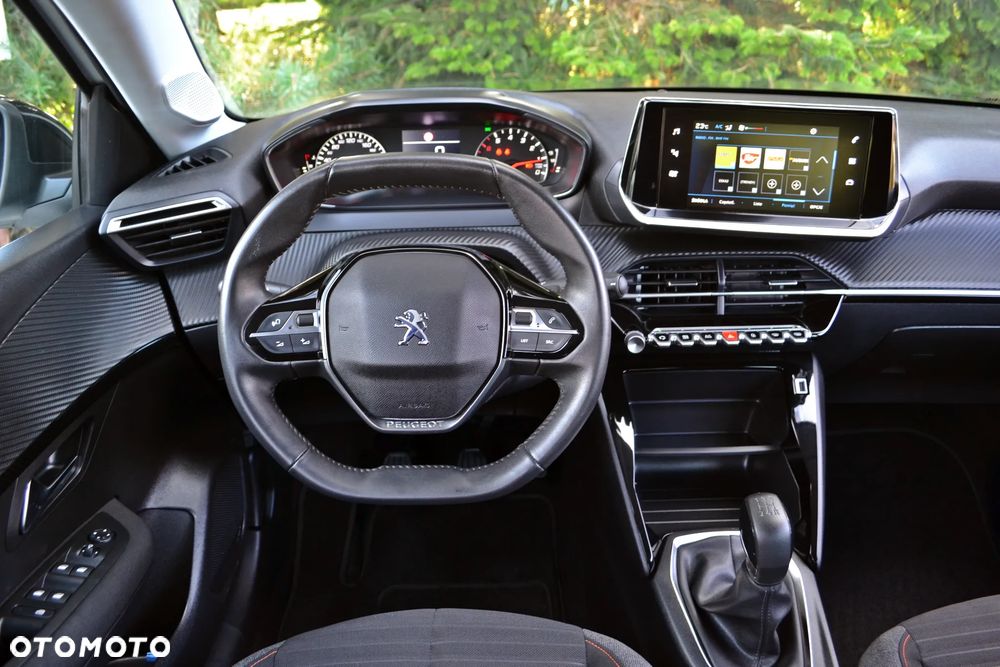 Peugeot 208 - 22
