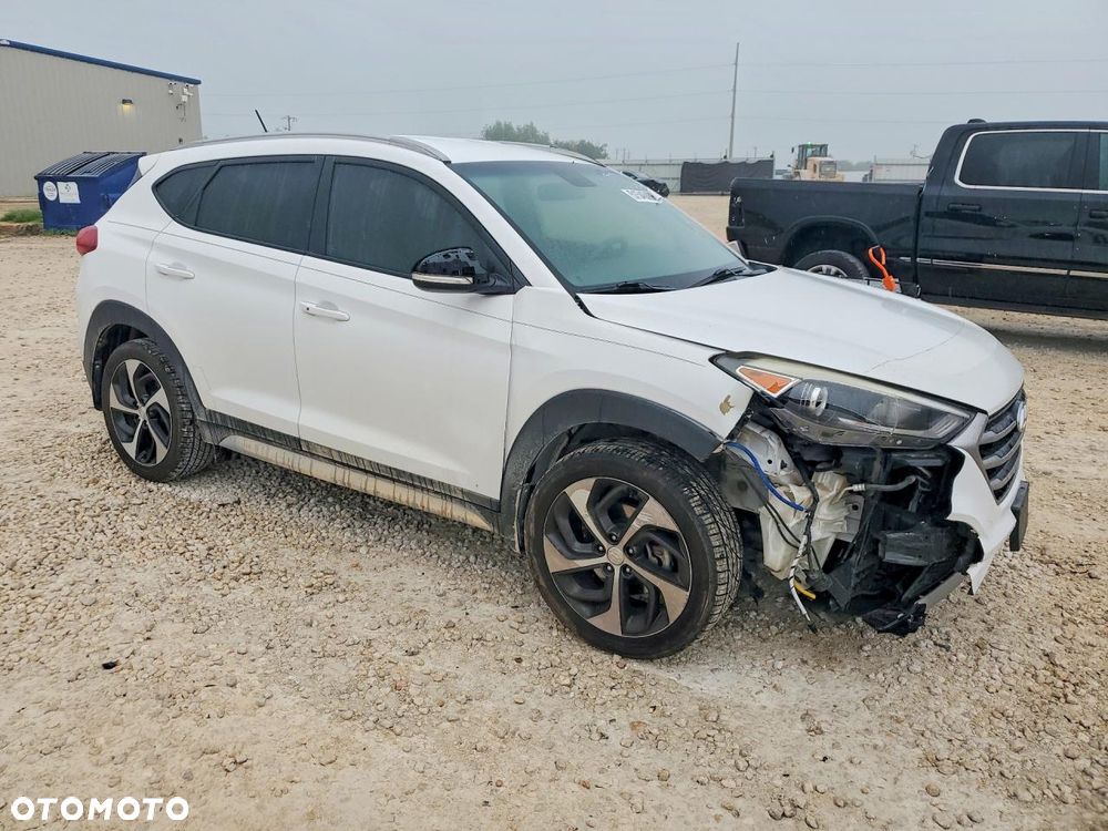 Hyundai Tucson - 4