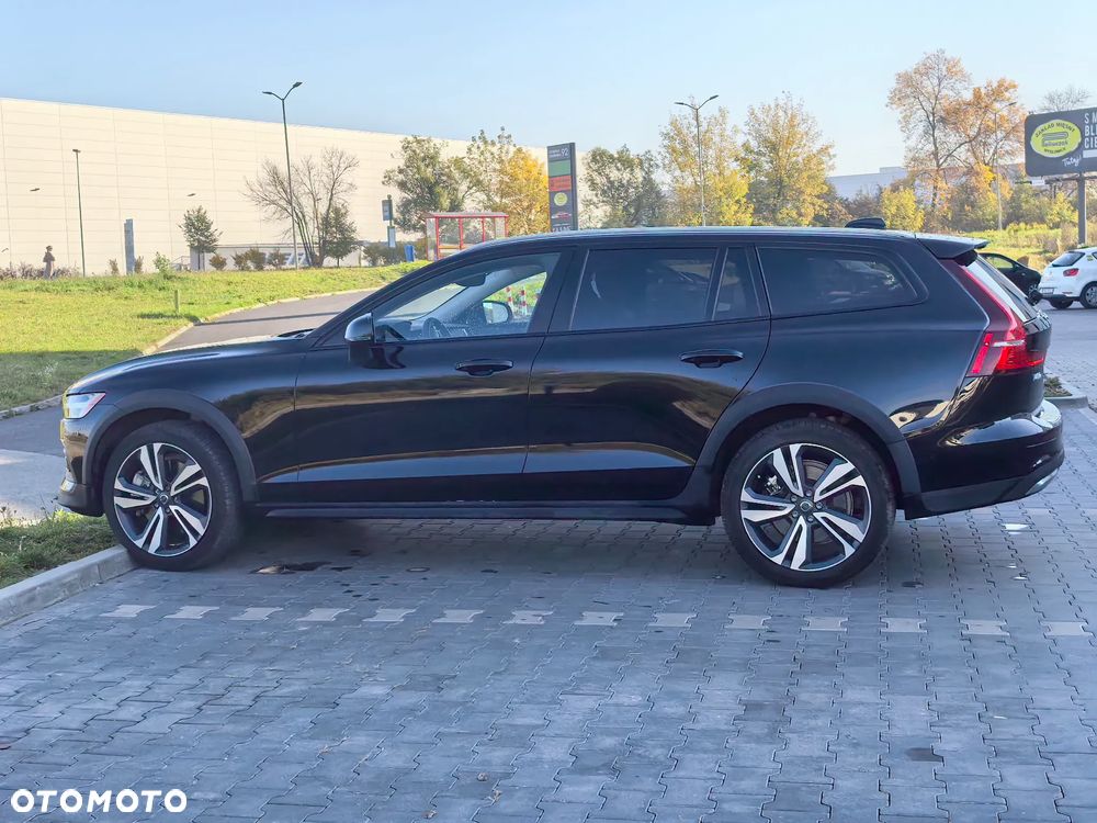 Volvo V60 B5 B AWD Plus Dark - 3