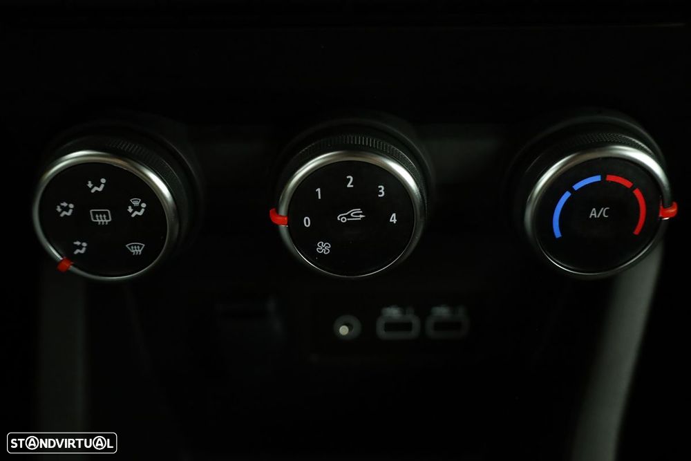 Renault Clio 1.0 TCe Techno Bi-Fuel - 13