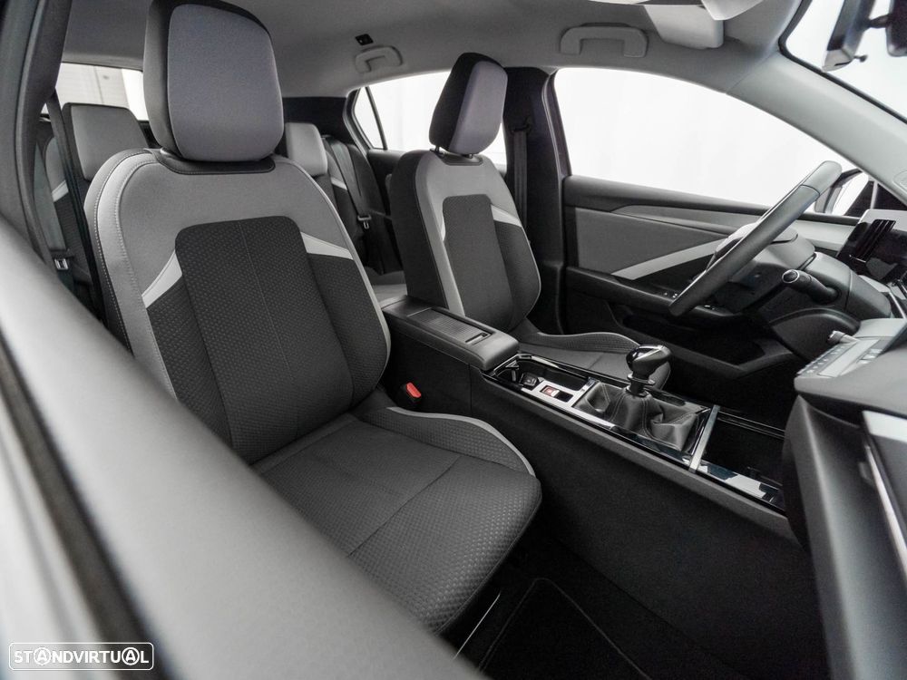 Opel Astra 1.5 D Business - 42