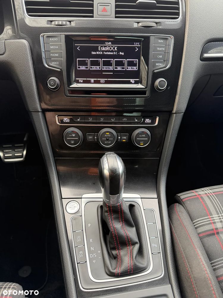 Volkswagen Golf - 15