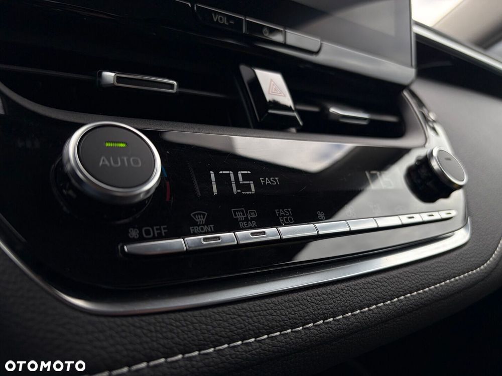 Toyota Corolla 1.8 Hybrid Comfort - 29