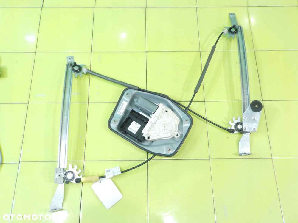 VW SCIROCCO 2.0 TSI 09r 3D podnosnik szyby lewy przod 1K8837401C 1Q0959702F - 1