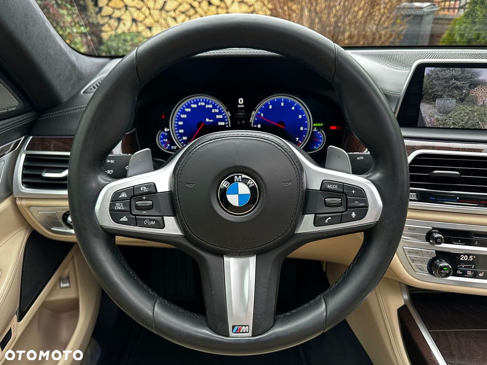 BMW Seria 7 750Li xDrive - 25