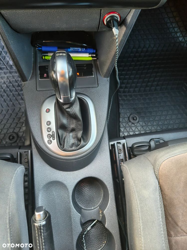 Volkswagen Touran 2.0 TDI DPF Cross DSG - 24