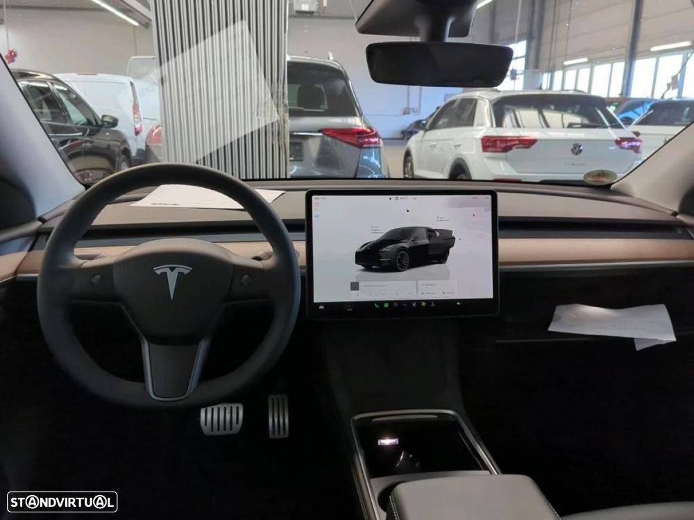 Tesla Model Y Performance Dual Motor AWD - 3