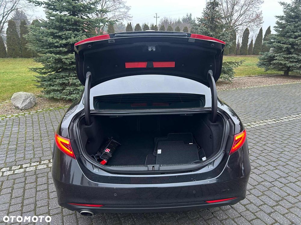 Alfa Romeo Giulia - 15