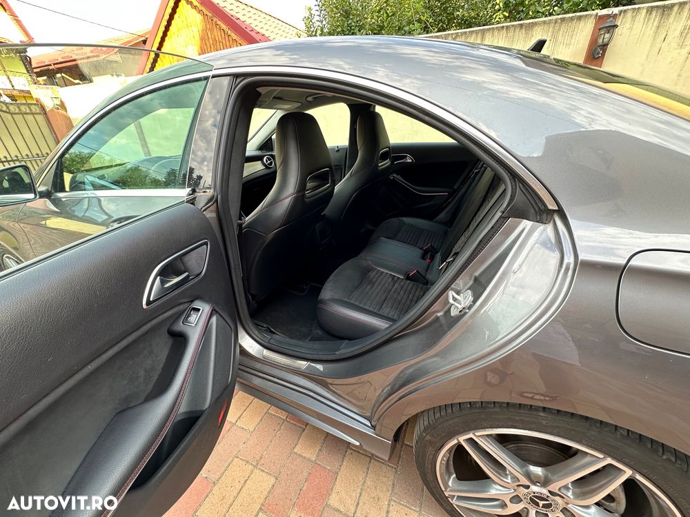 Mercedes-Benz CLA 220 d 7G-DCT AMG Line - 11