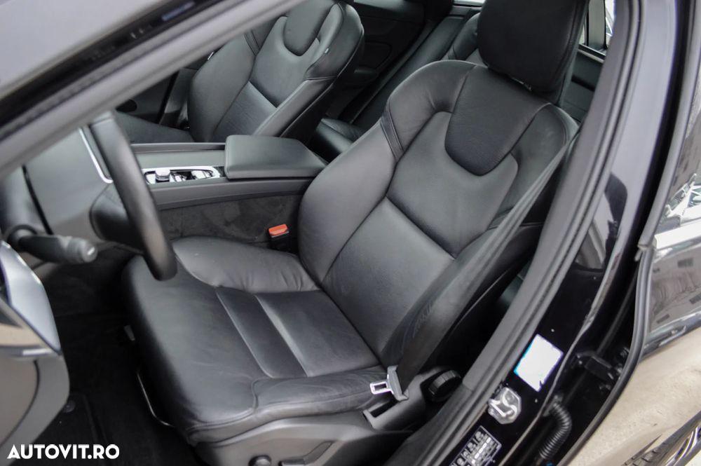 Volvo XC 60 T6 AWD Recharge Geartronic Inscription - 29