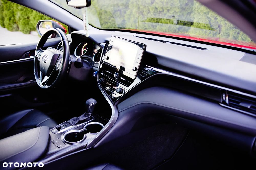Toyota Camry 2.5 Hybrid Executive CVT - 32