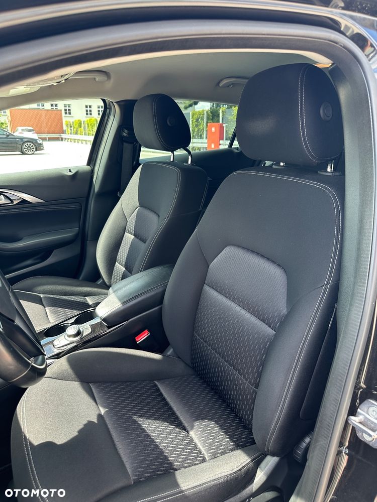 Infiniti Q30 1.6t Sport Tech 7DCT - 12