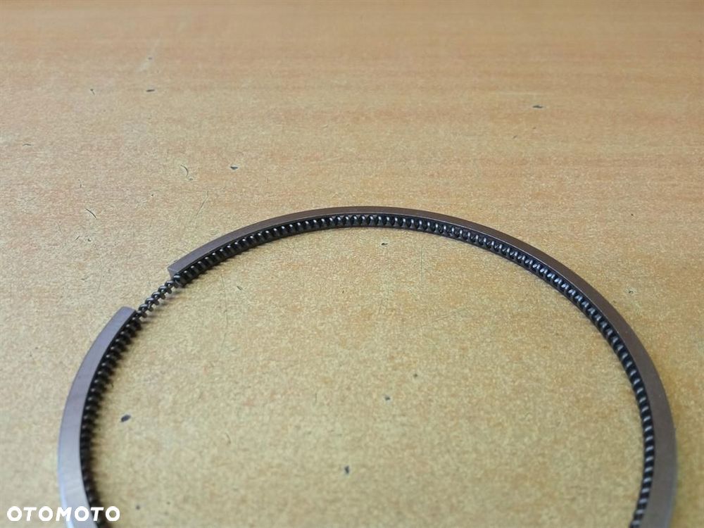 PIERŚCIENIE TŁOKOWE MERCEDES T1 601 KACZKA 2.9 - 5