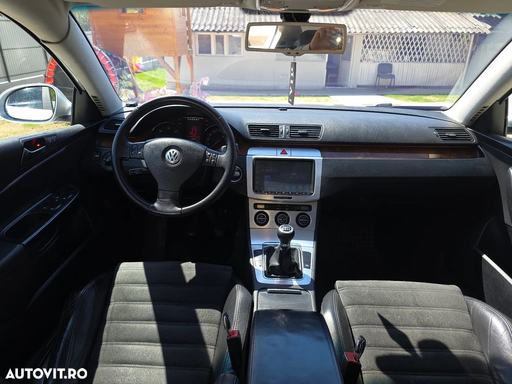 Volkswagen Passat - 4