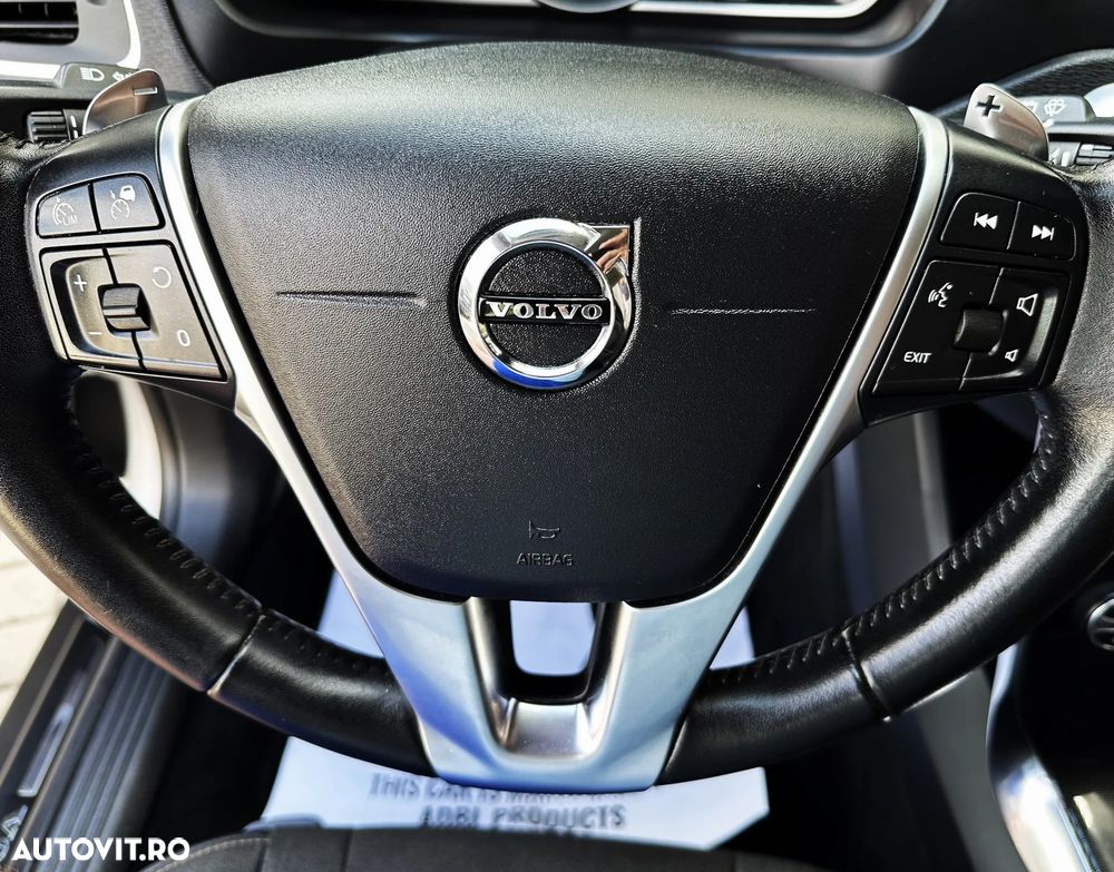 Volvo V40 D3 Aut Summum - 16