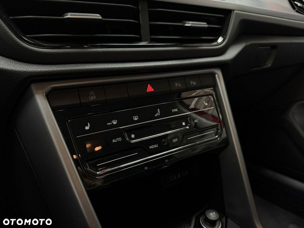 Volkswagen T-Roc - 17