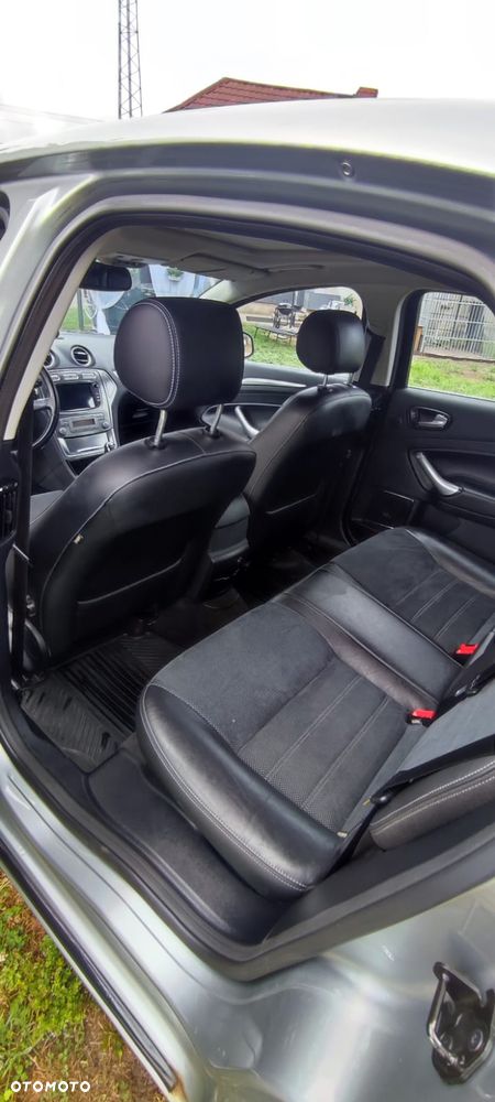 Ford Mondeo 2.5 Black Magic - 16
