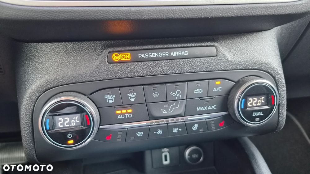 Ford Focus 1.5 EcoBlue Start-Stopp-System TITANIUM DESIGN - 16