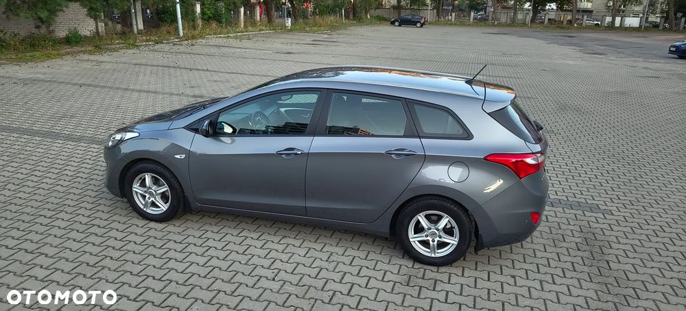 Hyundai i30 1.6 Comfort - 11