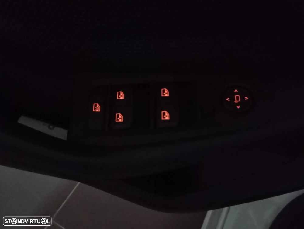 BMW 118 i Line Luxury Auto - 9