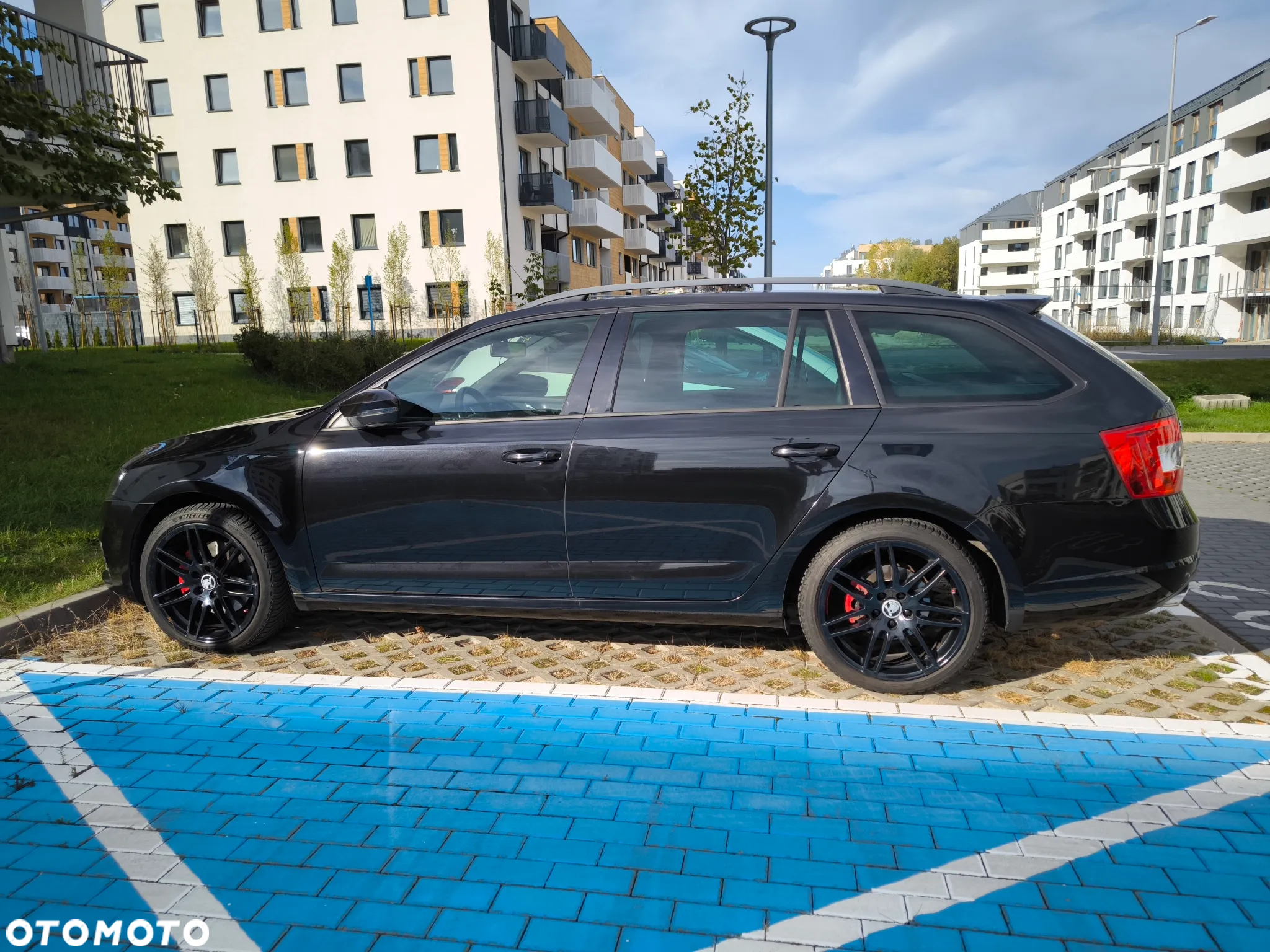 Skoda Octavia Combi 2.0 TDI DSG RS - 11