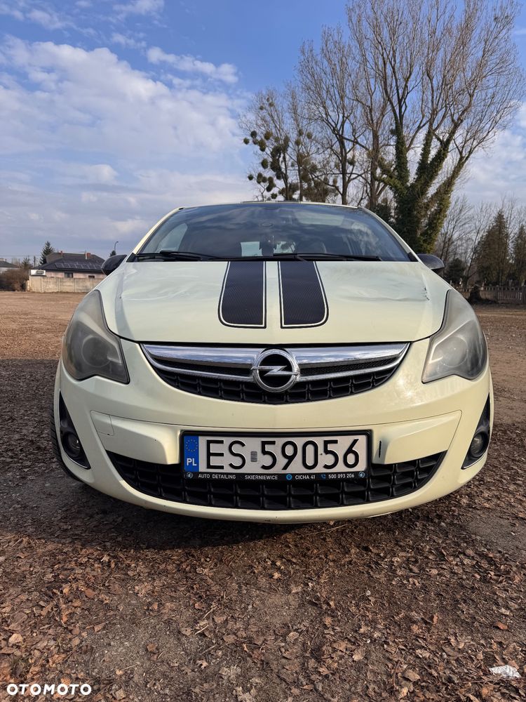 Opel Corsa 1.4 16V Cosmo - 3