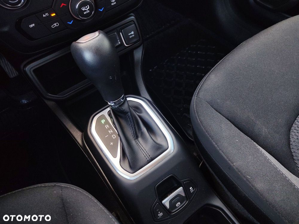 Jeep Renegade 1.5 T4 mHEV Limited FWD S&S DCT - 24