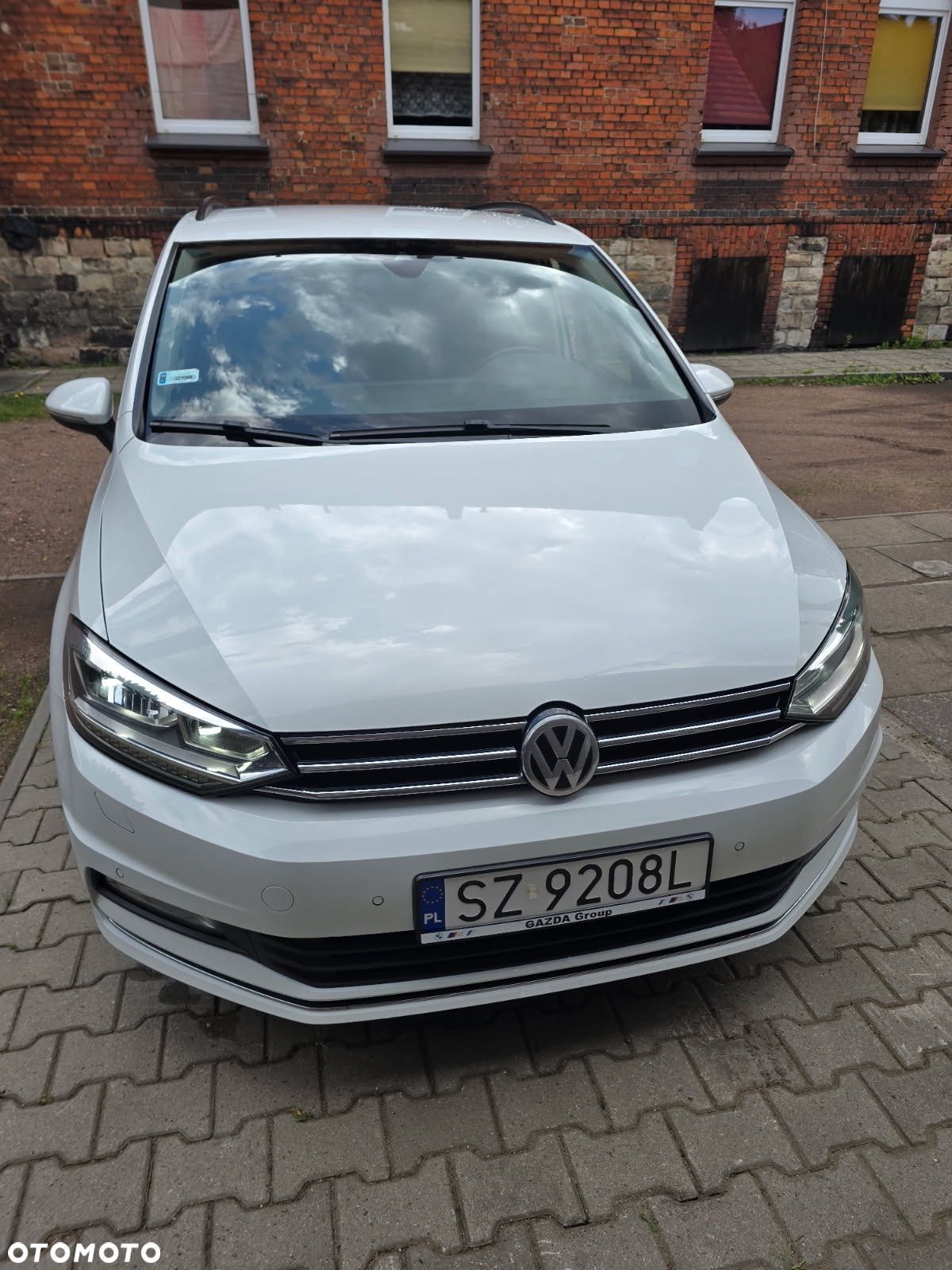 Volkswagen Touran - 1