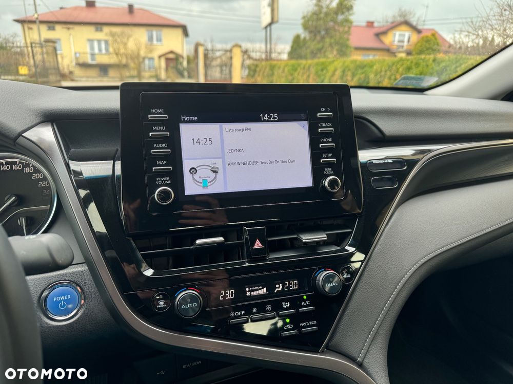 Toyota Camry 2.5 Hybrid Comfort CVT - 18