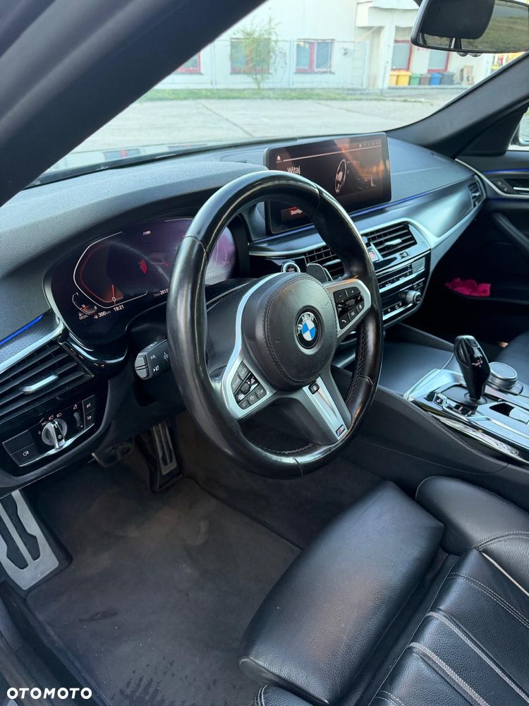 BMW Seria 5 520d xDrive M Sport Edition - 15