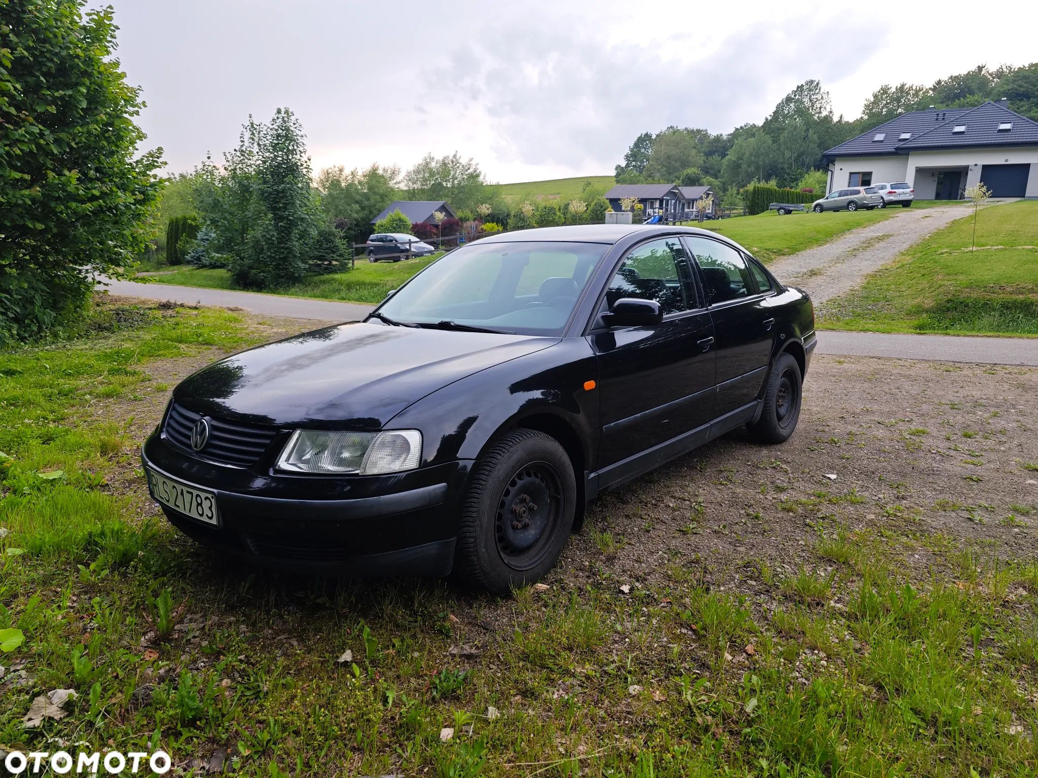 Volkswagen Passat - 1